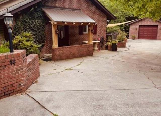 Property at 14 Warwick Way SE, Rome, GA 30161, 2 beds, 2.5 baths