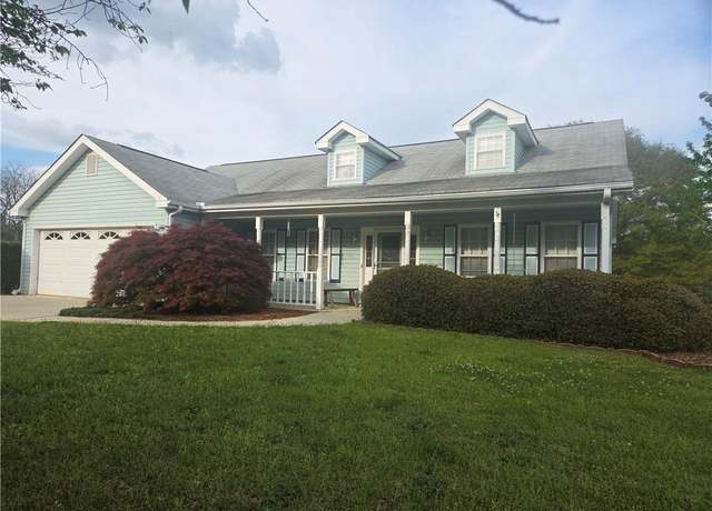 Property at 3825 Green Ave, Loganville, GA 30052, 5 beds, 3 baths