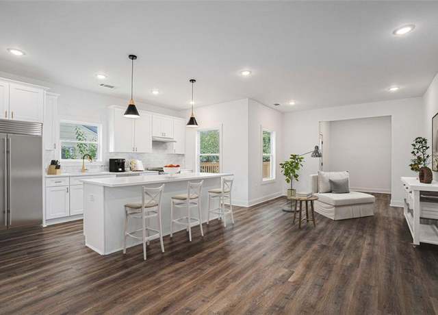 Property at 551 Lake Dr, Atlanta, GA 30354, 3 beds, 2.5 baths