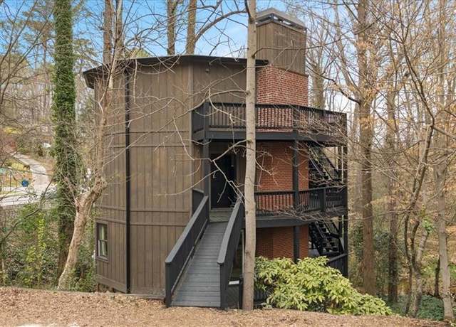 Property at 595 Overbrook Dr NW, Atlanta, GA 30318, 3 beds, 2.5 baths