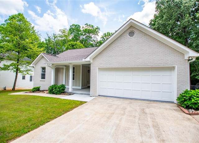 Property at 9691 Squirrel Wood Run, Douglasville, GA 30135, 3 beds, 2 baths