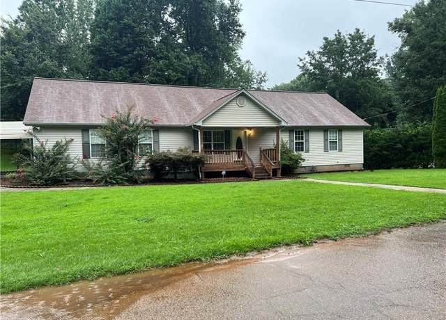 Property at 6441 Wildwood Trl, Flowery Branch, GA 30542, 3 beds, 2 baths