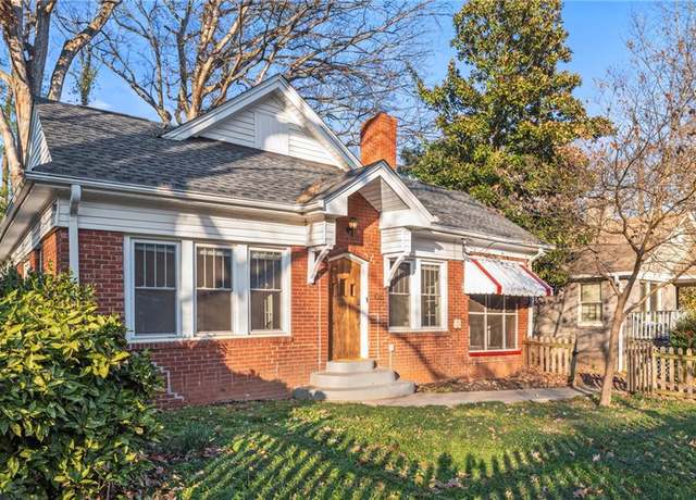 Property at 1015 Deckner Ave SW, Atlanta, GA 30310, 3 beds, 2 baths