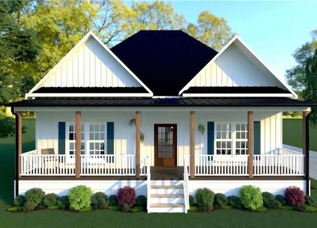 Property at 500 West Ave, Bowdon, GA 30108, 3 beds, 2 baths