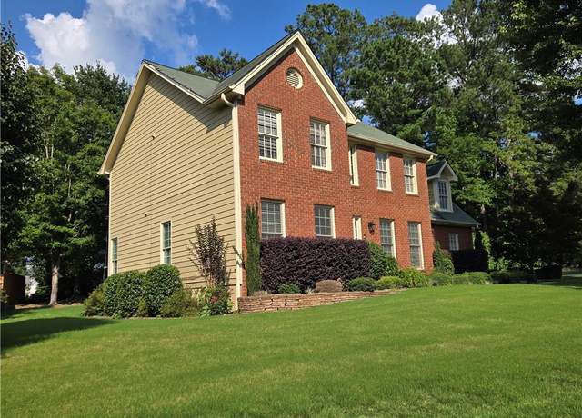 Property at 2209 Willow Crest Cir, Lawrenceville, GA 30044, 4 beds, 2.5 baths