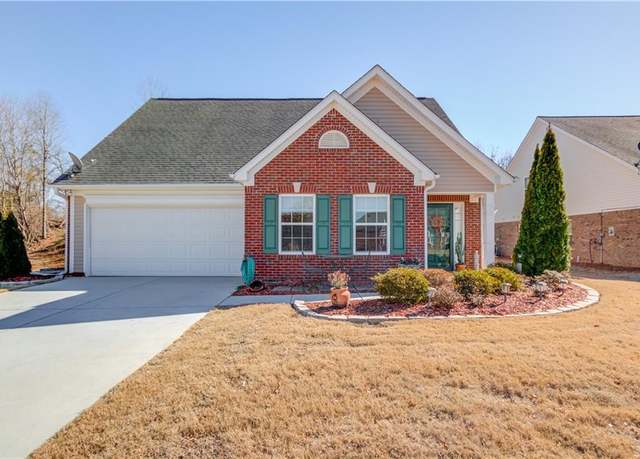 Property at 350 Lakeview Bend Cir, Jefferson, GA 30549, 3 beds, 3 baths