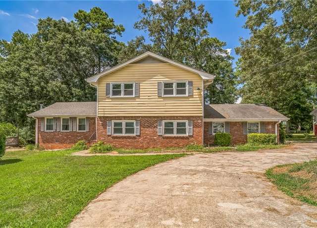 Property at 2506 Fairview Rd SE, Conyers, GA 30013, 5 beds, 3.5 baths