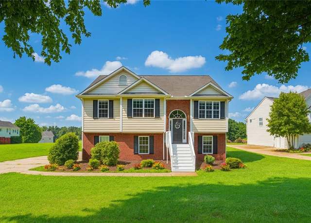 Property at 9720 Poole Rd, Villa Rica, GA 30180, 5 beds, 3 baths