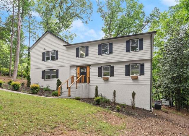 Property at 800 Breckinridge Rd SW, Marietta, GA 30064, 5 beds, 3 baths