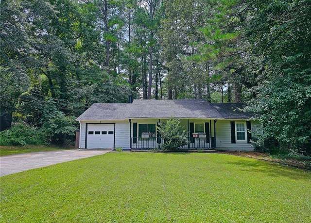 Property at 1389 Rockmoor Cir, Stone Mountain, GA 30088, 3 beds, 2 baths