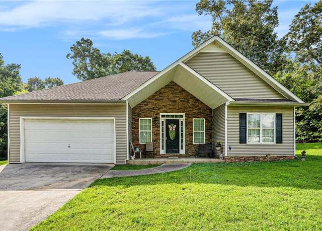 Property at 259 Hanover Cir SE, Calhoun, GA 30701, 2 beds, 2 baths