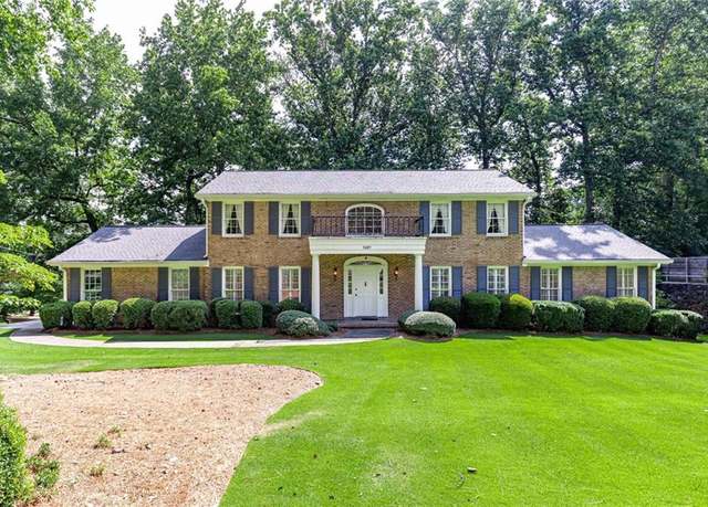 Property at 5287 Vernon Lake Dr, Atlanta, GA 30338, 4 beds, 3.5 baths