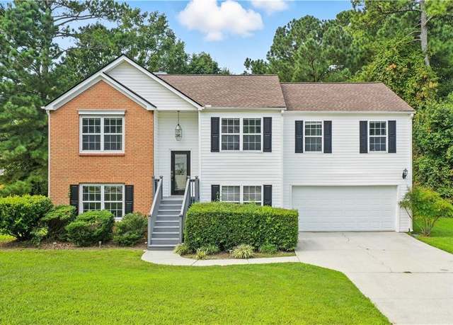 Property at 452 Crested View Dr, Loganville, GA 30052, 4 beds, 3 baths