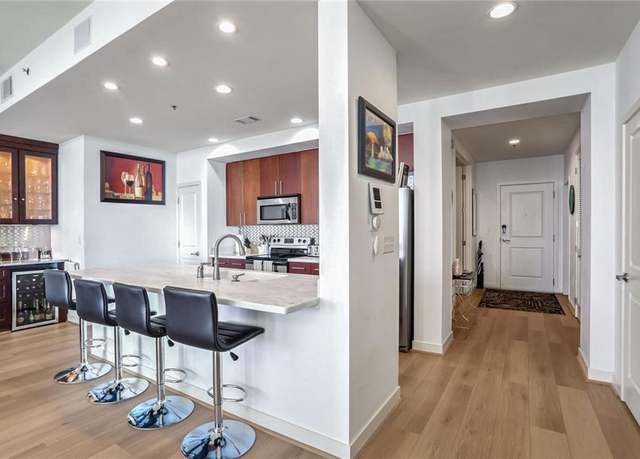 Property at 565 Peachtree St NE #1303, Atlanta, GA 30308, 2 beds, 2 baths