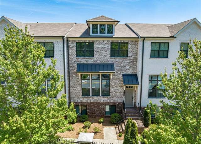 Property at 820 Fair View Cir, Roswell, GA 30076, 3 beds, 3.5 baths