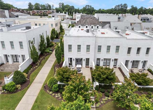 Property at 323 S Esplanade, Alpharetta, GA 30009, 3 beds, 3.5 baths