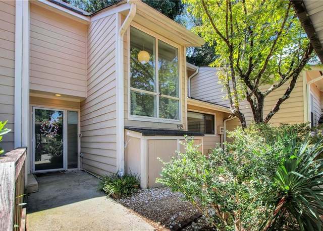 Property at 1929 Variations Dr NE, Atlanta, GA 30329, 2 beds, 2.5 baths