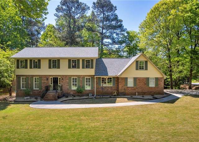 Property at 1851 Mount Vernon Rd, Dunwoody, GA 30338, 4 beds, 3 baths