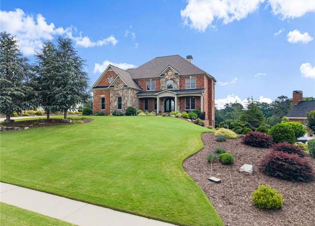 Property at 4645 Manor Dr, Gainesville, GA 30506, 5 beds, 5.5 baths