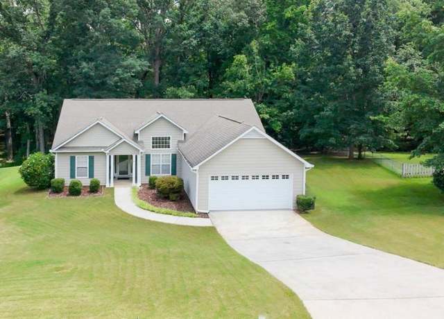 Property at 555 Flintlock Dr, Dacula, GA 30019, 3 beds, 2 baths