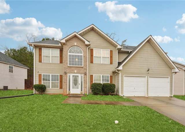 Property at 3308 Hunting Creek Pass, Douglasville, GA 30135, 5 beds, 3 baths