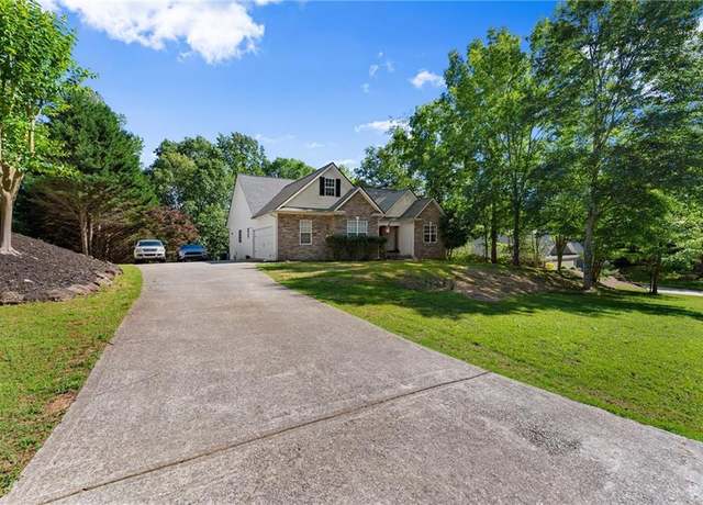 Property at 5995 Wellington Ave, Gainesville, GA 30506, 5 beds, 3 baths