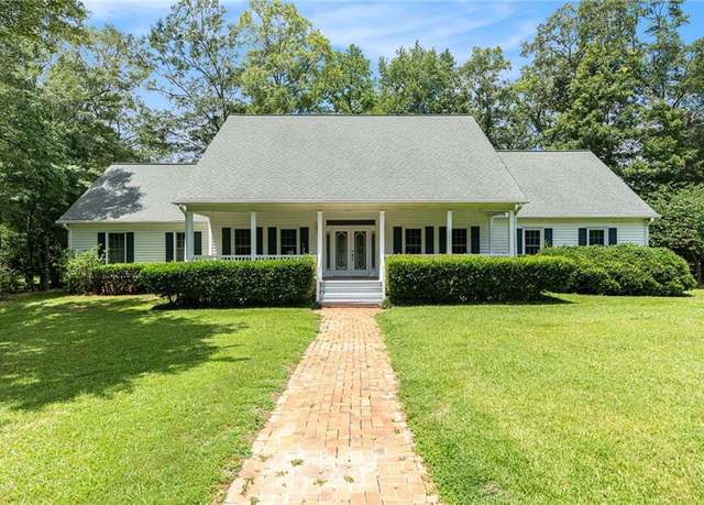 Property at 435 Mapledale Trl, Sharpsburg, GA 30277, 3 beds, 2 baths