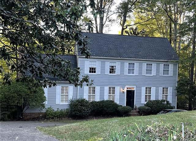 Property at 220 Spalding Lake Pl, Atlanta, GA 30350, 5 beds, 3 baths