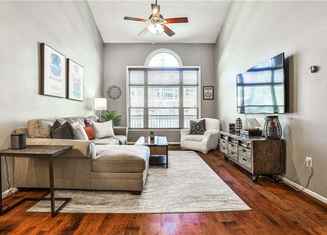 Property at 955 Juniper St NE #2322, Atlanta, GA 30309, 2 beds, 1 bath