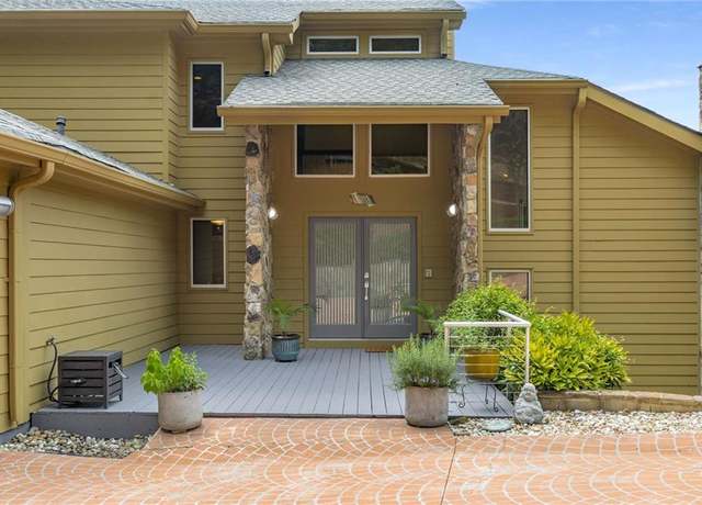 Property at 570 Matterhorn Way, Alpharetta, GA 30022, 4 beds, 4 baths