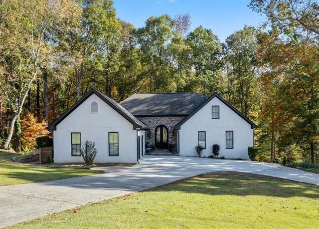 Property at 3325 Sweetwater Dr, Cumming, GA 30041, 5 beds, 4.5 baths