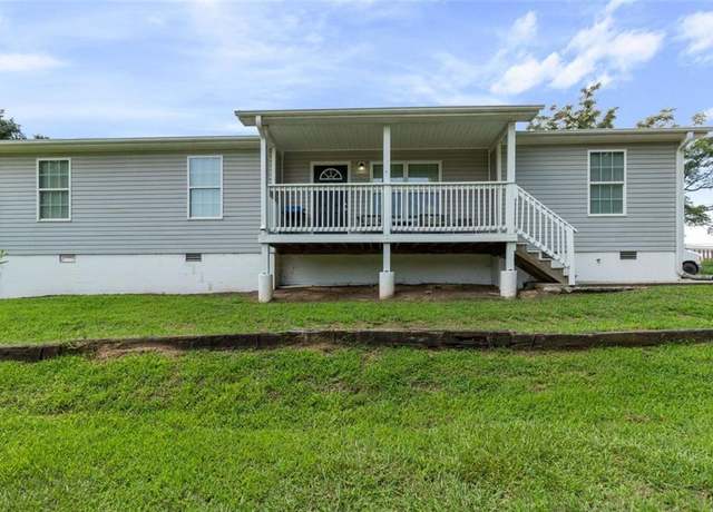 Property at 63 N Williamson St, Winder, GA 30680, 5 beds, 2 baths