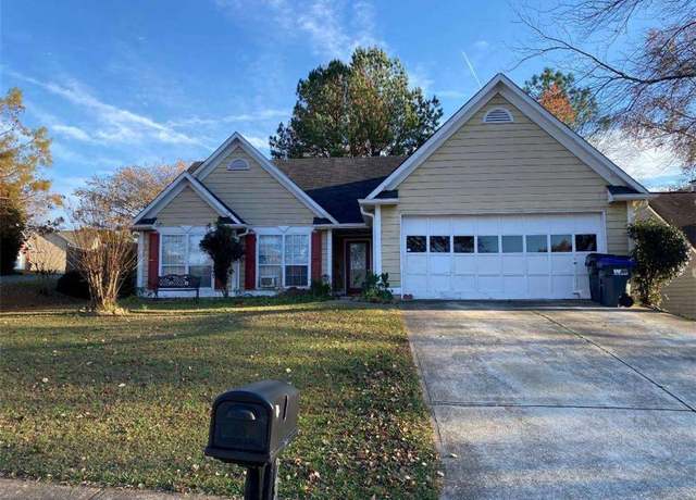 Property at 2800 Camelot Woods Dr, Lawrenceville, GA 30044, 3 beds, 2 baths