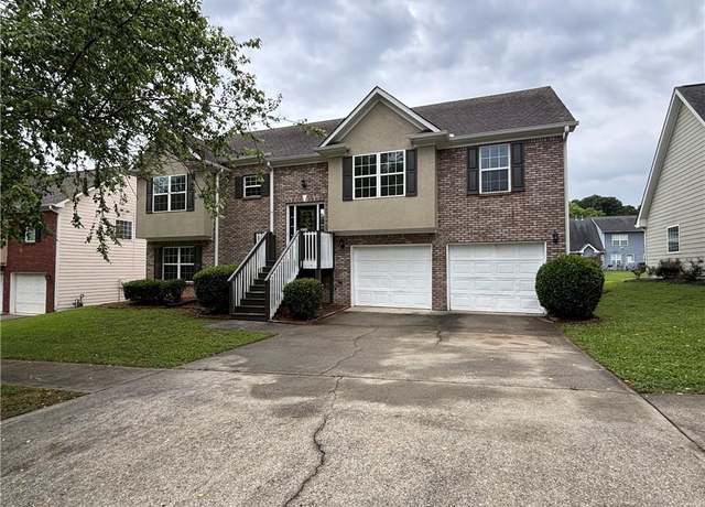 Property at 4069 Savannah Ridge Ct, Loganville, GA 30052, 5 beds, 3 baths