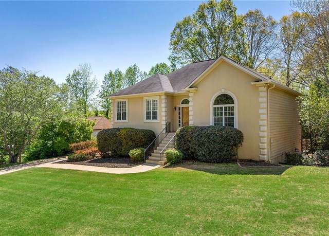 Property at 5445 Mountain Trl, Douglasville, GA 30135, 4 beds, 3 baths