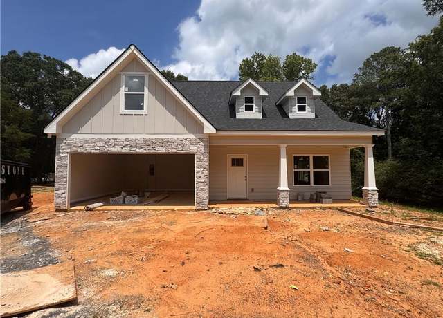 Property at 104 Hunter Dr NE, Calhoun, GA 30701, 4 beds, 2.5 baths