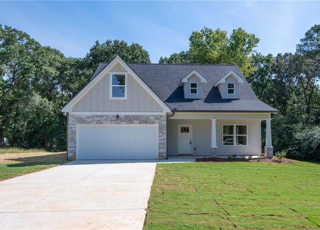 Property at 104 Hunter Dr NE, Calhoun, GA 30701, 4 beds, 2.5 baths