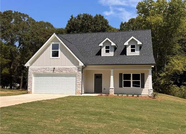 Property at 104 Hunter Dr NE, Calhoun, GA 30701, 4 beds, 2.5 baths
