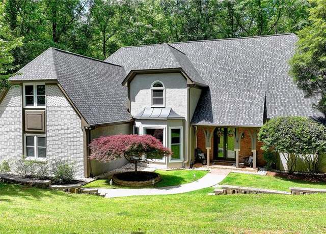 Property at 1595 Northcliff Trce, Roswell, GA 30076, 6 beds, 5.5 baths