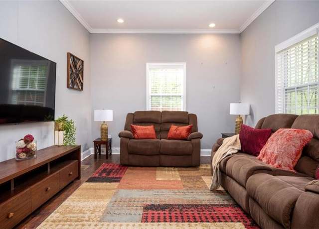 Property at 3479 Thompson Dr, Atlanta, GA 30331, 3 beds, 2 baths