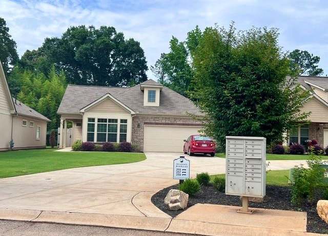 Property at 245 Fenwick Cir, Mcdonough, GA 30253, 3 beds, 2 baths