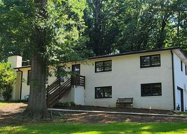 Property at 3924 Devonshire Dr, Marietta, GA 30066, 4 beds, 3 baths