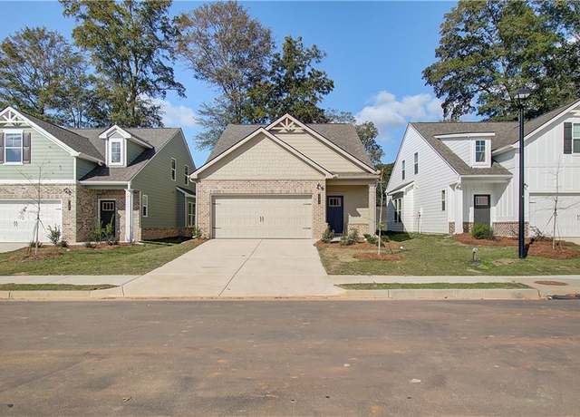 Property at 2208 Croghan Dr, Hampton, GA 30228, 3 beds, 2.5 baths