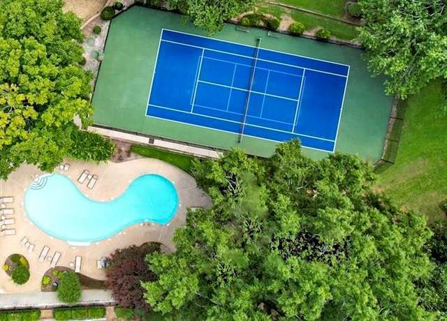 Property at 13 Ivy Sq NE, Atlanta, GA 30342, 3 beds, 3.5 baths