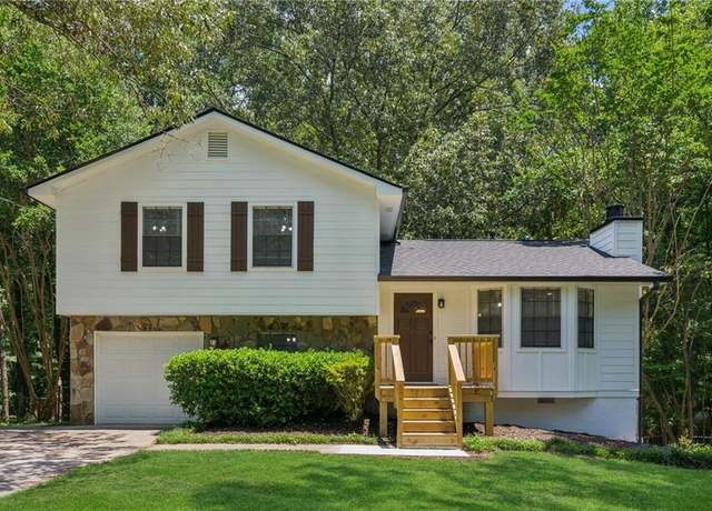 Property at 4030 Tanglewood Rd, Snellville, GA 30039, 3 beds, 2 baths