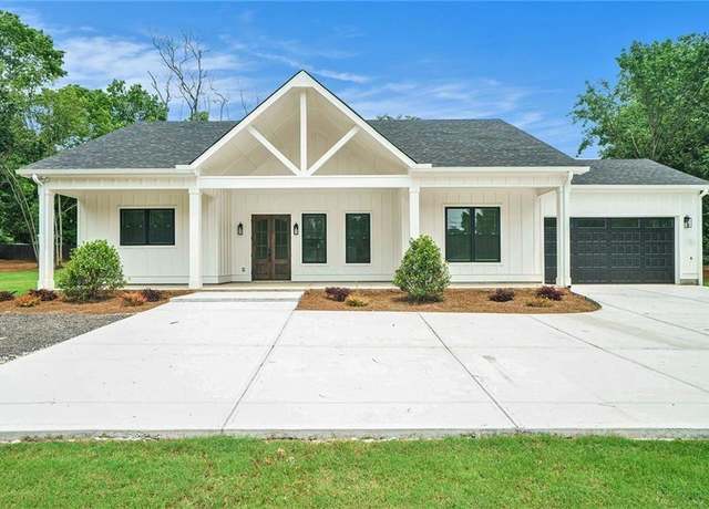 Property at 4824 SE Highway 20, Conyers, GA 30013, 3 beds, 2 baths