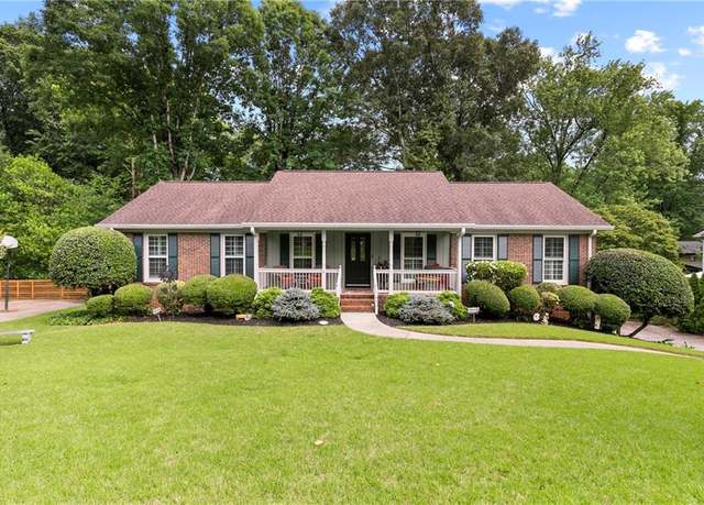 Property at 621 Windgrove Rd SE, Marietta, GA 30067, 4 beds, 3.5 baths
