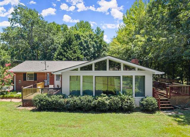 Property at 100 Knollwood Ln, Cumming, GA 30040, 5 beds, 3 baths