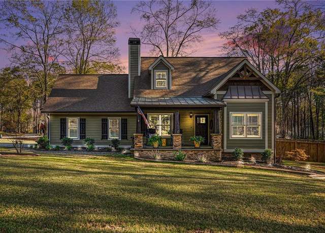 Property at 105 Beech Ct, Senoia, GA 30276, 3 beds, 2.5 baths