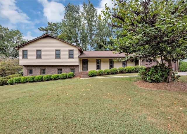 Property at 101 Early Parkway Dr SE, Smyrna, GA 30082, 4 beds, 3 baths